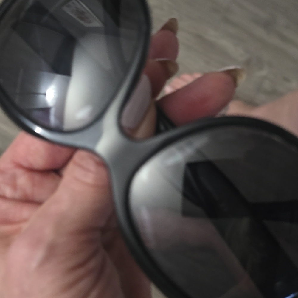 Authentic CHANEL Black Oversized Sunglasses - Picture 5 of 8